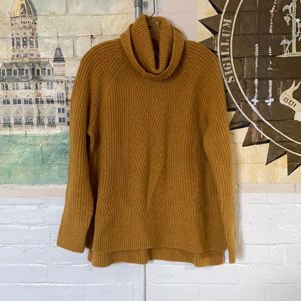 Madewell marigold sweater turtleneck. Size L.